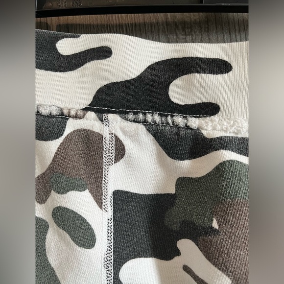 NILI LOTAN Nolan jogger in white camo - Picture 6 of 9